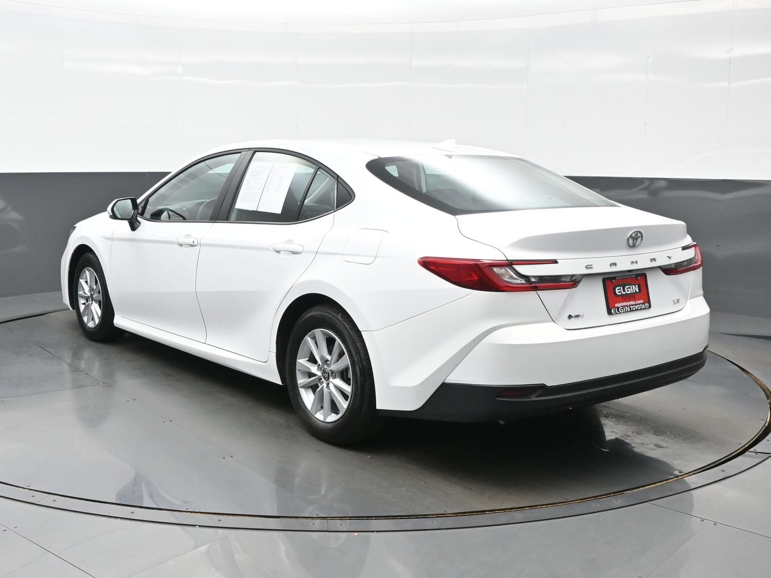 Used 2025 Toyota Camry LE FWD image 4