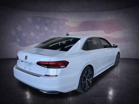 Used 2021 Volkswagen Passat 2.0T SE image 5