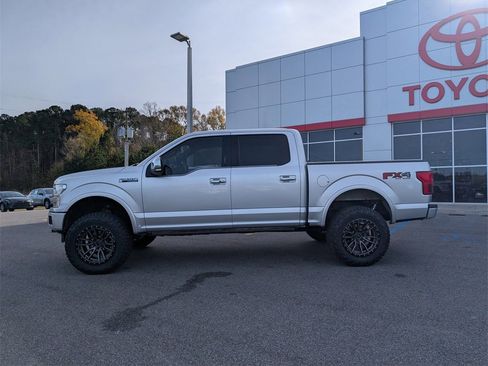 Used 2019 Ford F150 Platinum w/ Equipment Group 701A Luxury image 3