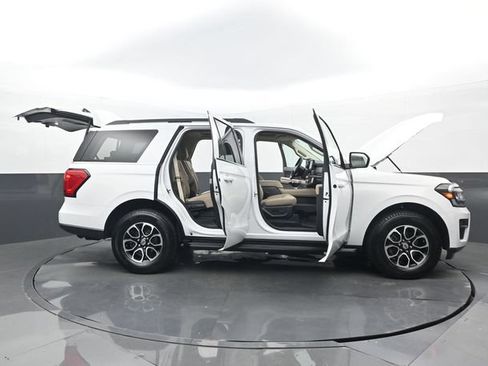 Used 2024 Ford Expedition XLT RWD image 33