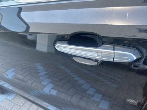 Certified 2025 Cadillac XT4 Premium Luxury image 11