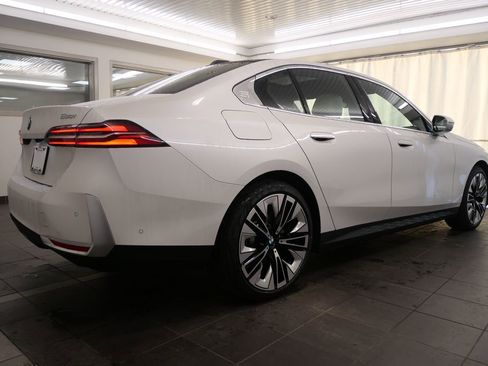 Used 2025 BMW 530i image 6