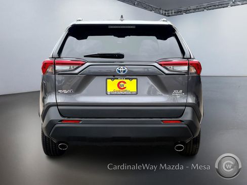 Used 2021 Toyota RAV4 XLE image 5
