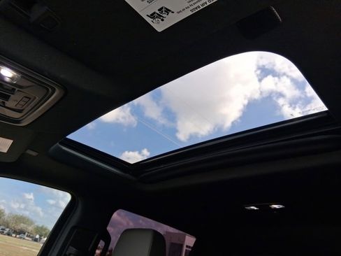 Used 2025 Chevrolet Silverado 1500 ZR2 w/ Technology Package image 15