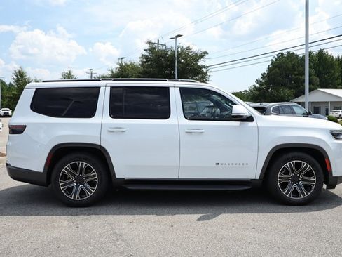 Used 2022 Jeep Wagoneer Series III AWD/4WD image 4