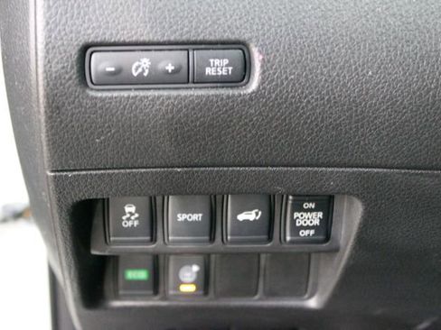 Used 2016 Nissan Rogue SV w/ SV Premium Package FWD image 10