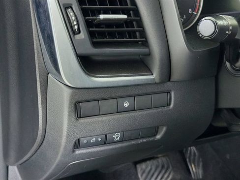 Used 2023 Nissan Rogue SV FWD image 13