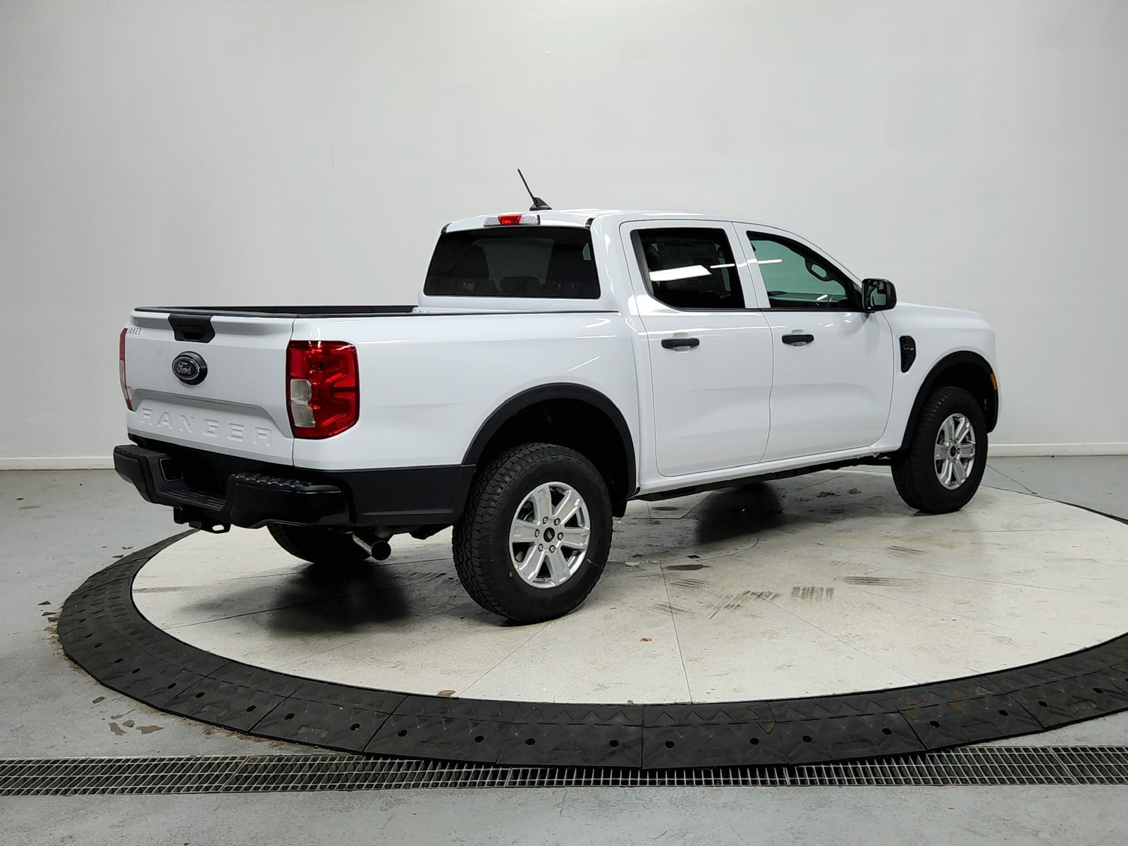 New 2026 Ford Ranger XL w/ Trailer Tow Package RWD image 8