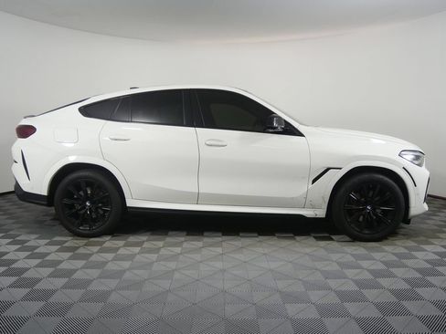 Used 2022 BMW X6 xDrive40i w/ M Sport Package AWD/4WD image 2