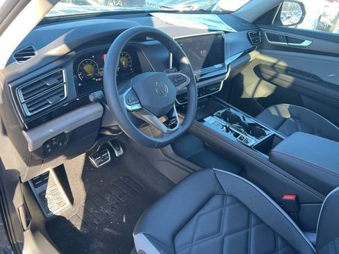New 2026 Volkswagen Atlas Peak Edition image 12