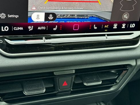 New 2026 Volkswagen Tiguan SE AWD/4WD image 19