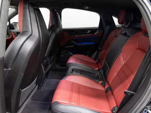 Used 2024 Porsche Cayenne Turbo GT AWD/4WD image 8
