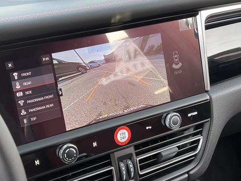 New 2026 Porsche Macan image 26