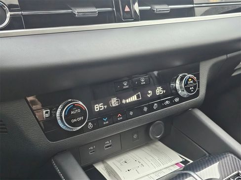 New 2025 Mitsubishi Outlander SEL Black Edition image 22