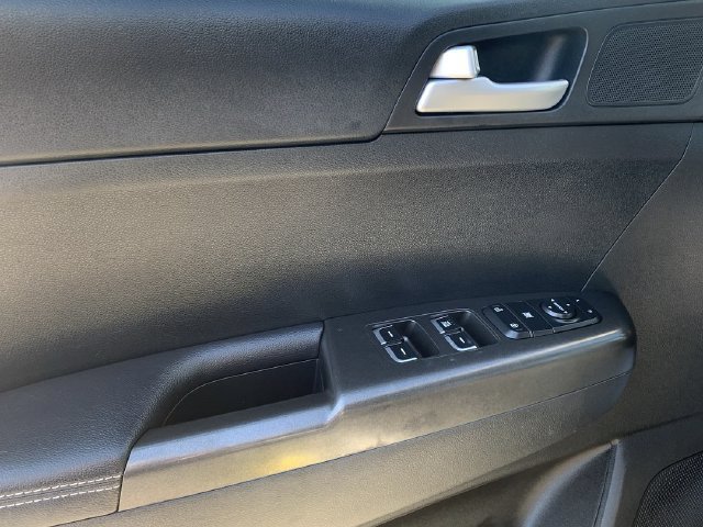 Used 2022 Kia Sportage LX FWD image 17