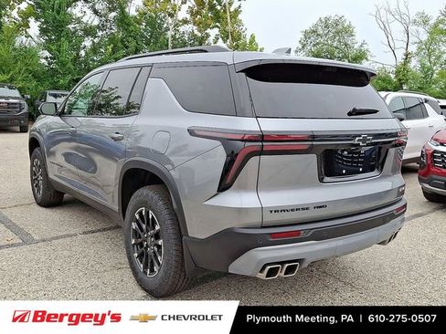 New 2026 Chevrolet Traverse Z71 w/ Driver Confidence Package image 4