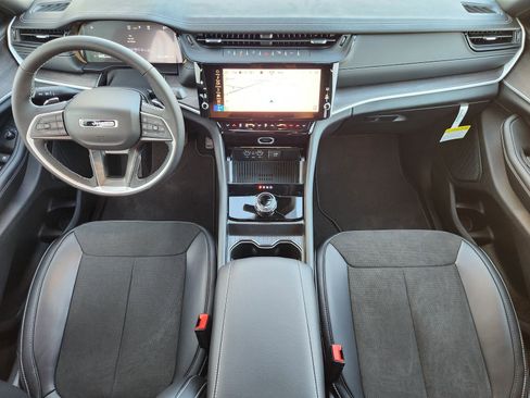 New 2026 Jeep Grand Cherokee L 2WD image 23