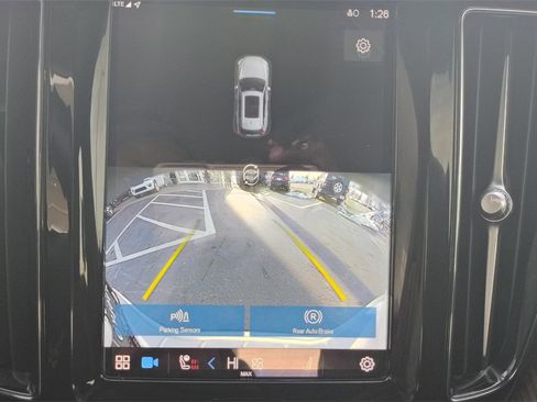 Certified 2023 Volvo XC60 B5 Plus w/ Climate Package image 21