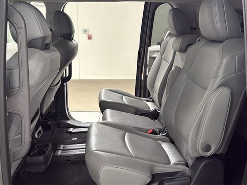 Used 2023 Toyota Sienna XLE image 15