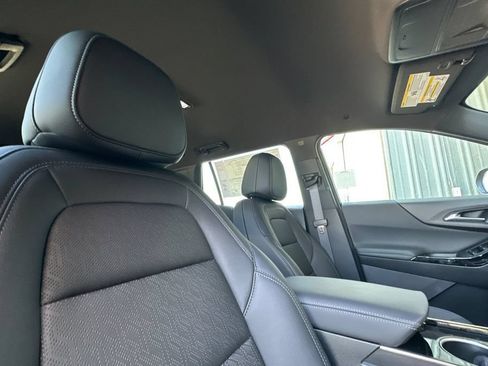 New 2026 Chevrolet Equinox LT w/ Convenience Package II FWD image 18