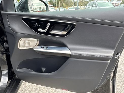 Used 2024 Mercedes-Benz GLC 300 4MATIC image 15