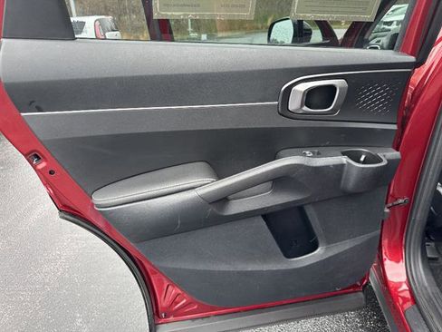 Used 2023 Kia Sorento S w/ Panoramic Sunroof Package image 14