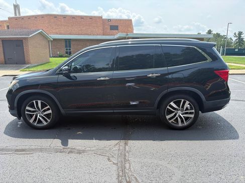 Used 2017 Honda Pilot Touring image 5