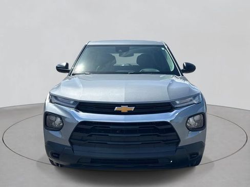 Used 2023 Chevrolet TrailBlazer LS FWD image 2