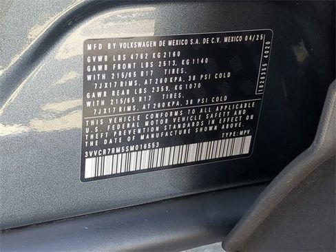 Certified 2025 Volkswagen Tiguan S image 33