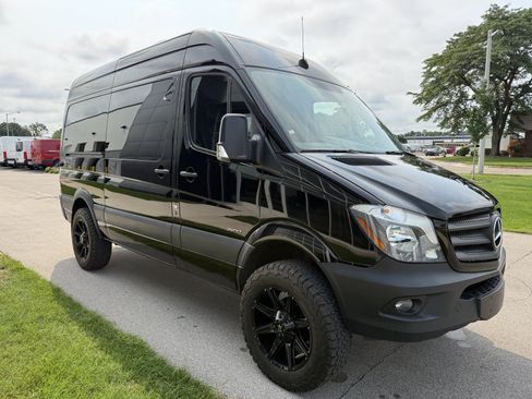 Used 2016 Freightliner Sprinter 2500 AWD/4WD image 17