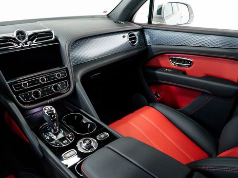 New 2025 Bentley Bentayga image 29