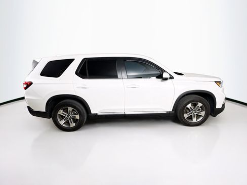 Certified 2025 Honda Pilot EX-L image 2