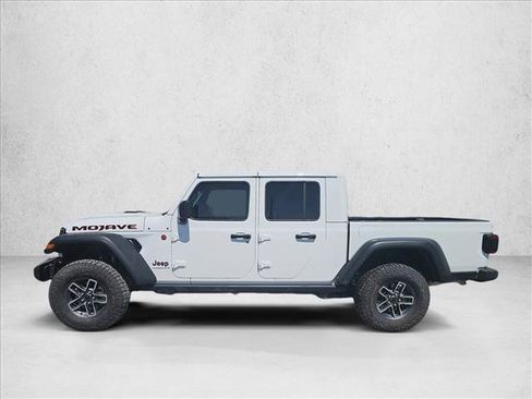 Used 2025 Jeep Gladiator Mojave w/ Convenience Group image 2