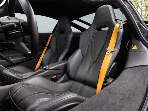 Used 2019 McLaren 720S Luxury RWD image 25