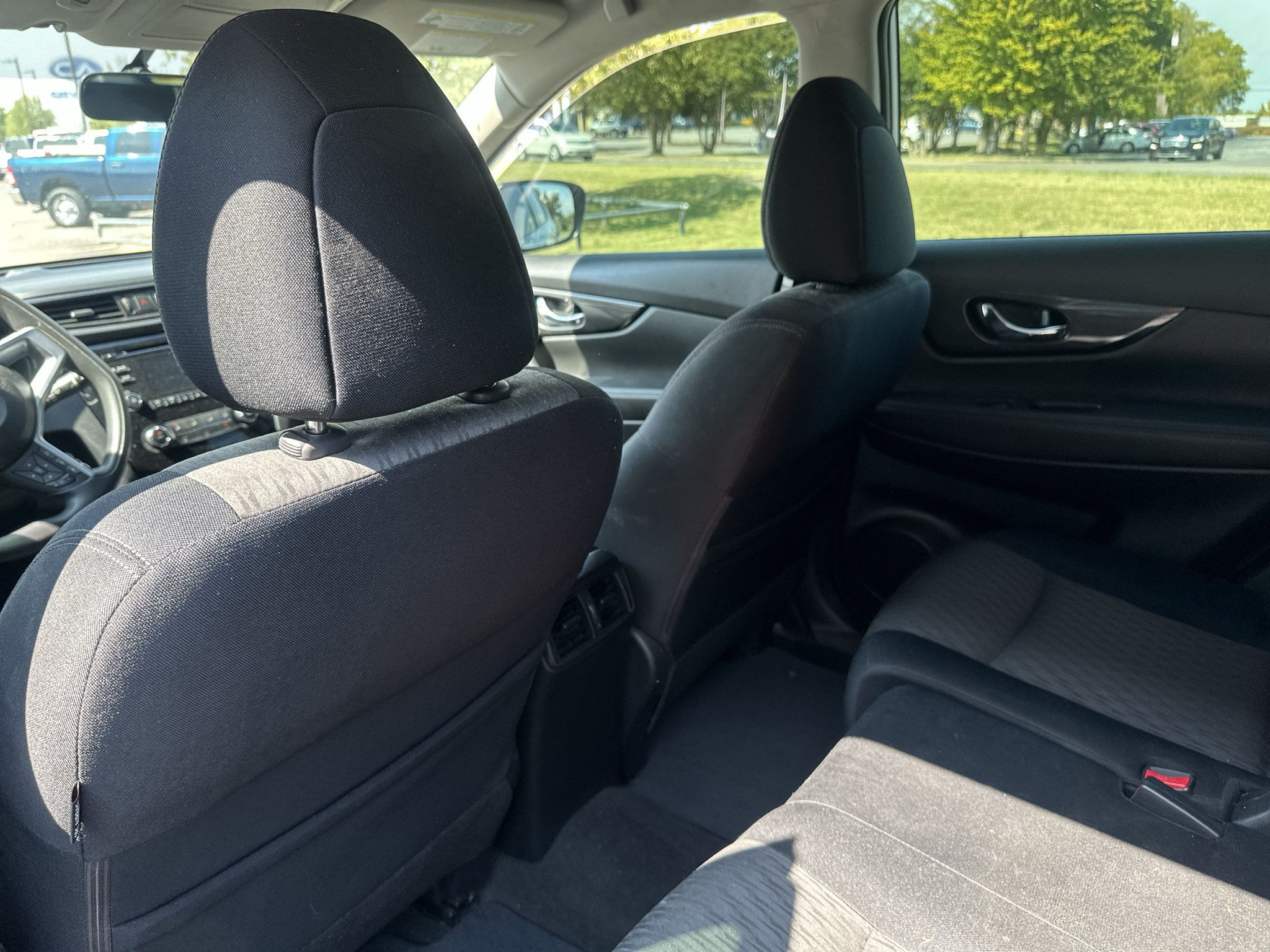 Used 2017 Nissan Rogue S AWD/4WD image 17