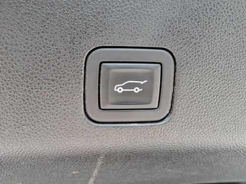 Used 2023 GMC Yukon XL Denali Ultimate AWD/4WD image 20