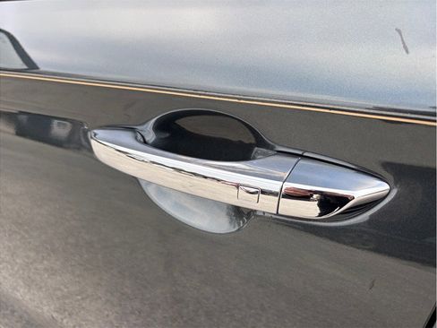 Used 2019 Genesis G70 3.3T Design image 19