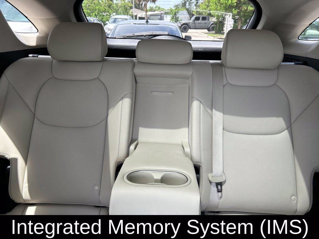 Used 2023 Genesis GV70 2.5T w/ Select Package AWD/4WD image 13