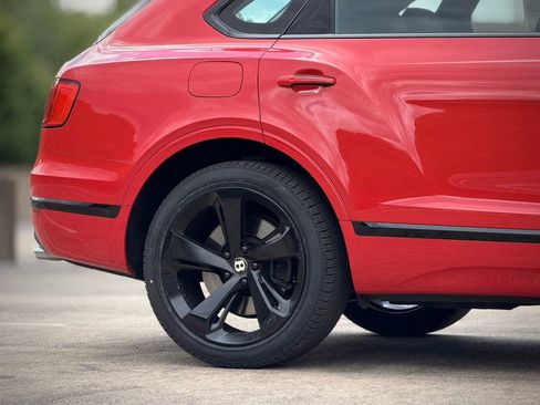 Used 2019 Bentley Bentayga AWD/4WD image 7