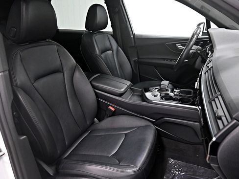 Used 2019 Audi Q7 3.0T Premium Plus AWD/4WD image 31