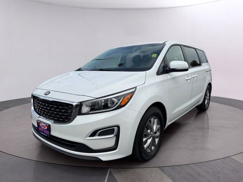 Used 2019 Kia Sedona LX image 2