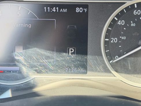 Used 2022 Nissan Versa SR FWD image 23