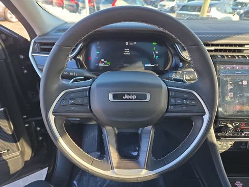 Used 2022 Jeep Grand Cherokee Limited 4xe image 10