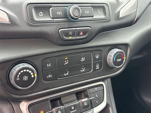 Certified 2023 GMC Terrain SLE w/ Elevation Edition AWD/4WD image 18