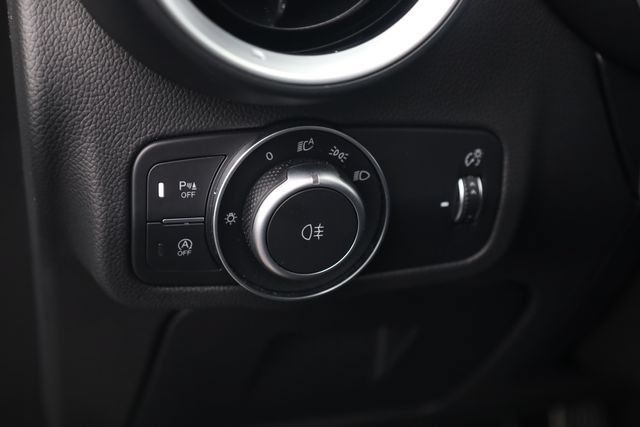 New 2025 Alfa Romeo Stelvio Sprint AWD/4WD image 9