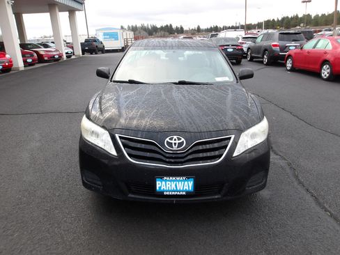 Used 2011 Toyota Camry LE image 8