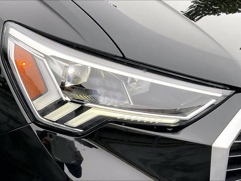 Used 2025 Audi Q3 2.0T Premium Plus image 31