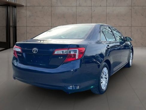 Used 2014 Toyota Camry L image 5