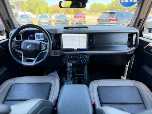 Used 2023 Ford Bronco Wildtrak AWD/4WD image 7