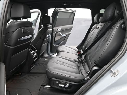 Used 2024 BMW X7 M60i AWD/4WD image 15